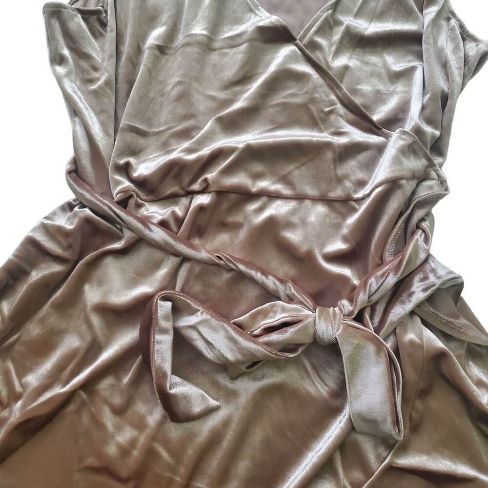 Bb Dakota women mini dress Size Large sleeveless Pale Gold Wrap Ruffle Velvet - Picture 11 of 16